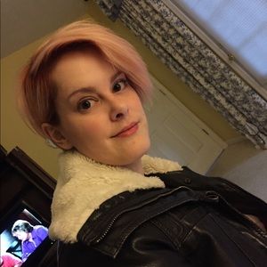 Meet your Posher, Angela